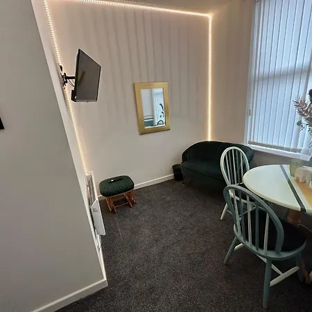 Emerald Apartment Pleasure Beach Blackpool Exterior photo