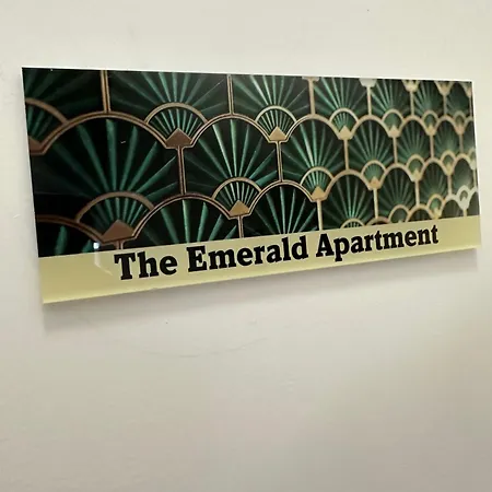 Emerald Apartment Pleasure Beach Blackpool Exterior photo